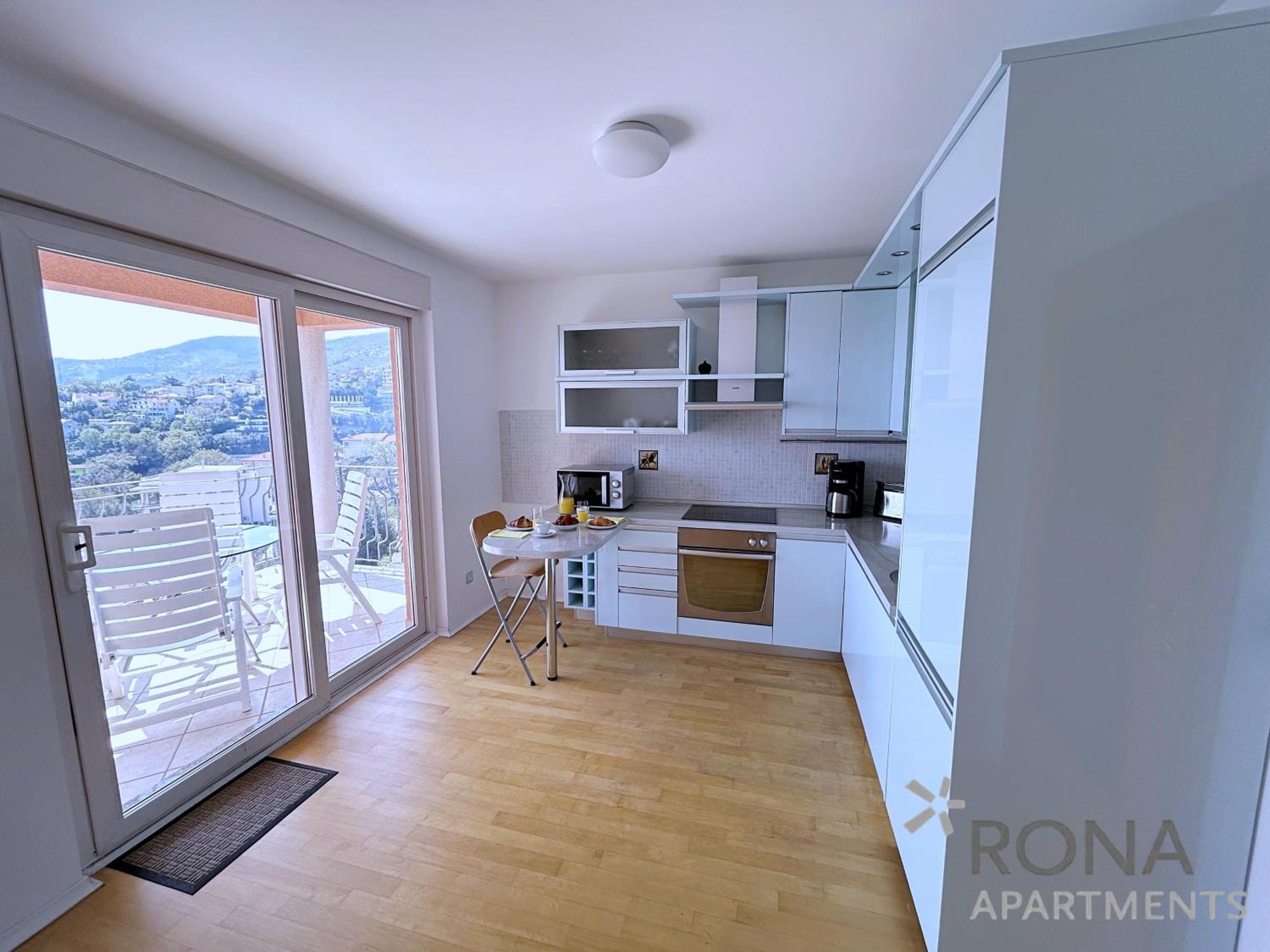 Rona Spacious Apartment With A Panoramic View Ičići 외부 사진